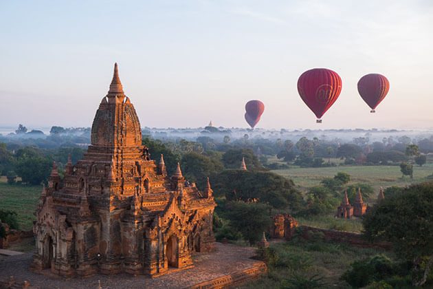 Bagan hot air balloon - best experience for honeymoon in myanmar