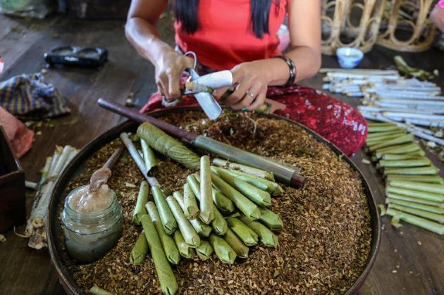 make cigar in Nam Pan village