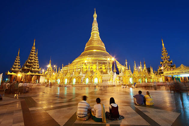 shwedagon pagoda in yangon